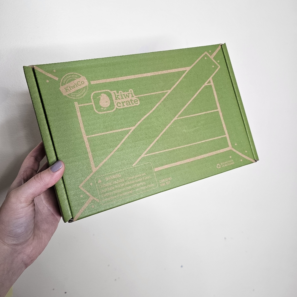 UNOPENED Kiwi Co kiwi crate "Exploring Stars" kit - Picture 2 of 5